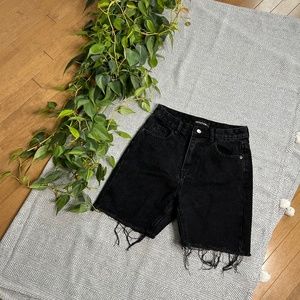 PrettyLittleThing ⎮ Longline Denim Shorts